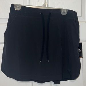 Slazenger Women's Pull On Skort, Black. New with tags.